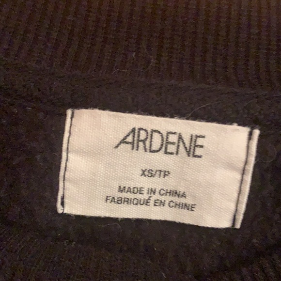 This is a size Xs and it’s a regular length and so soft and comfy. - Picture 3 of 4